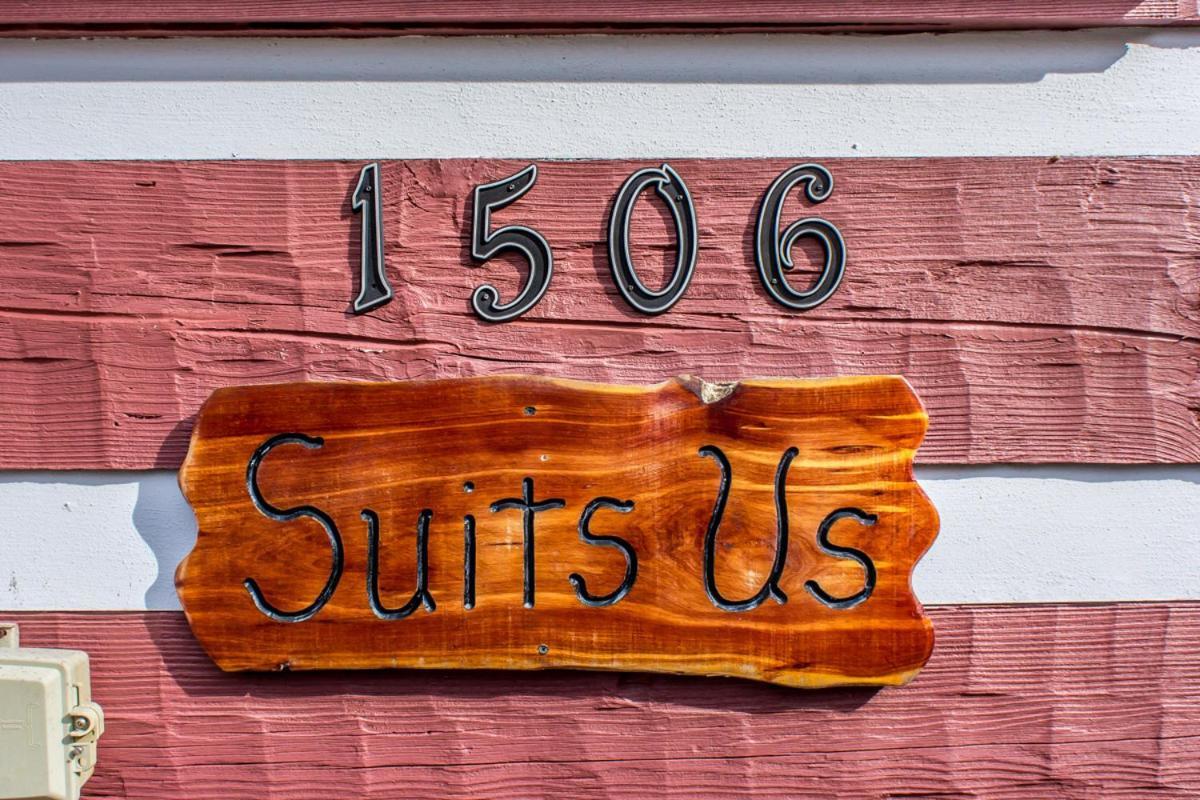 Suits Us Pigeon Forge Kültér fotó
